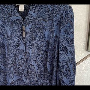 Beautiful Jacket size L blue dress barn zipped up like new cond